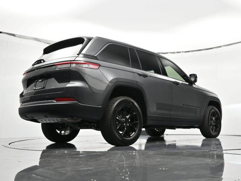 2026 Jeep Grand Cherokee Altitude