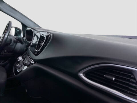 2018 Chrysler Pacifica Touring Plus