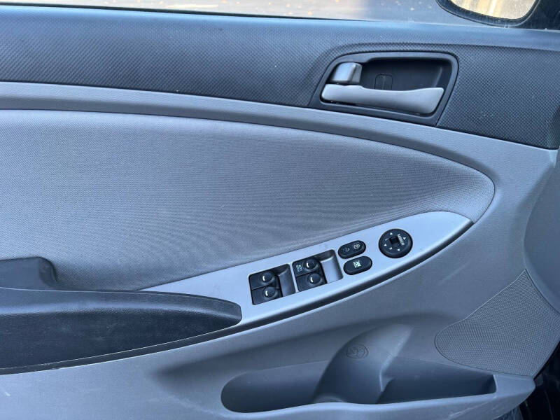 2015 Hyundai Accent GLS