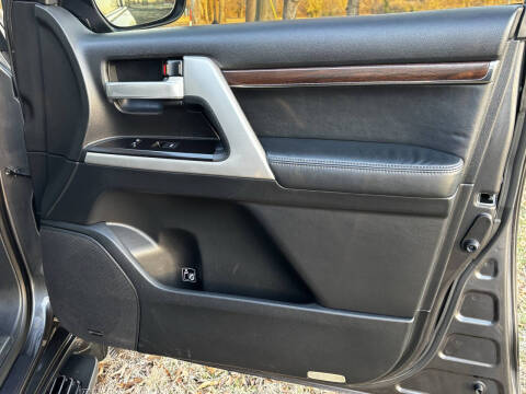 2018 Toyota Land Cruiser