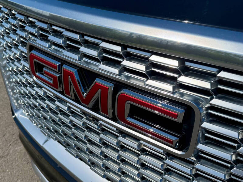 2022 GMC Yukon Denali