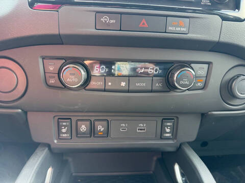 2024 Nissan Frontier SL