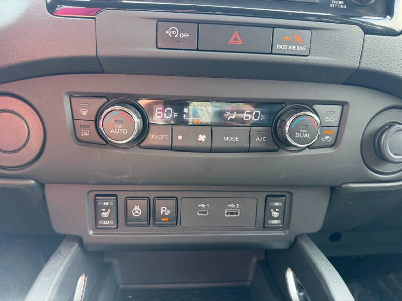 2024 Nissan Frontier SL