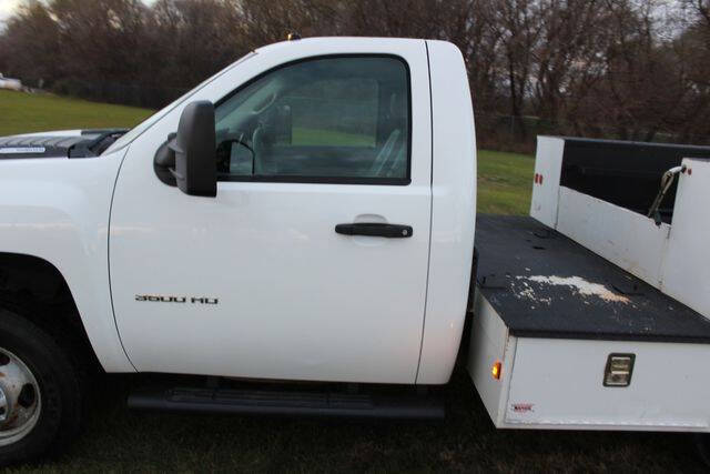 2013 Chevrolet Silverado 3500 Chassis Cab Work Truck photo 11