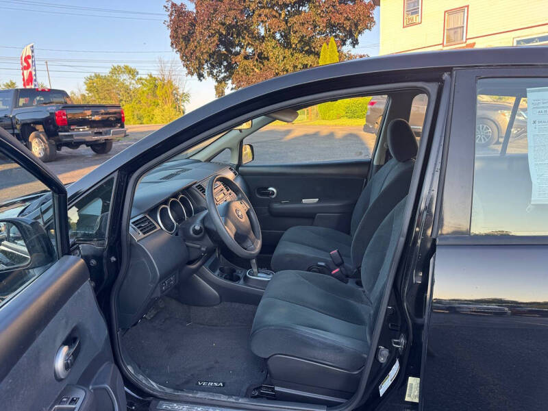 2010 Nissan Versa 1.8 S