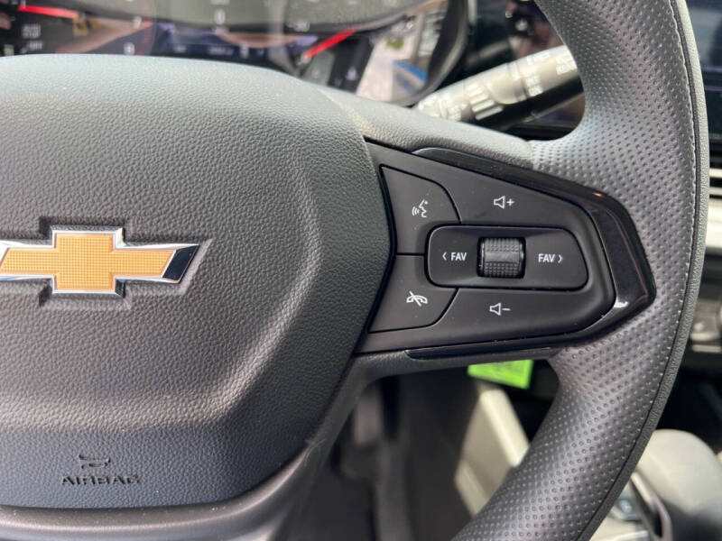 2025 Chevrolet Trax LS