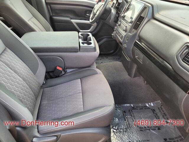 2022 Nissan Titan SV