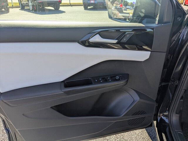 2025 Volkswagen Taos S