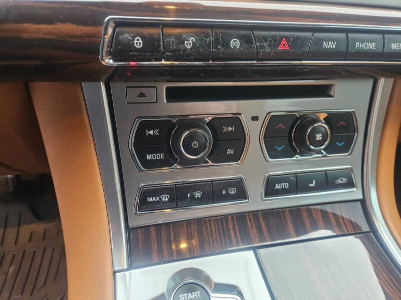 2015 Jaguar XF 3.0 Sport