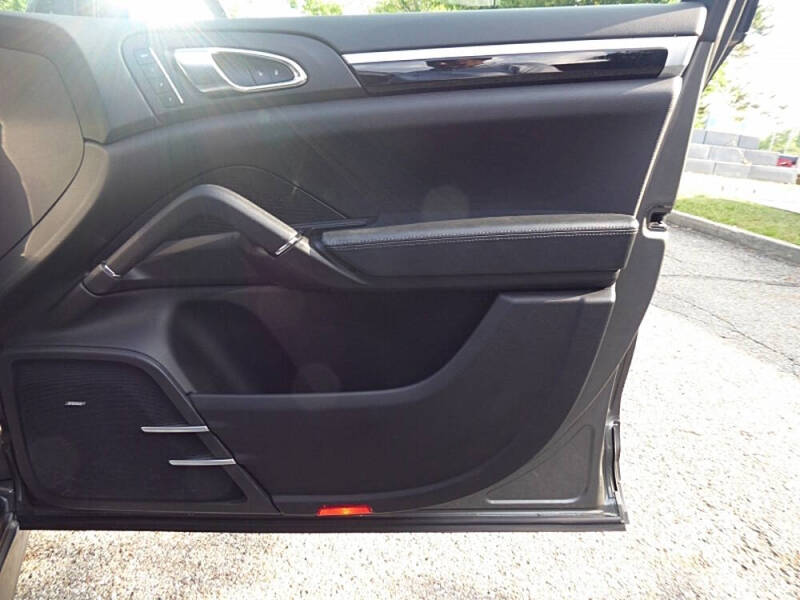 2014 Porsche Cayenne GTS