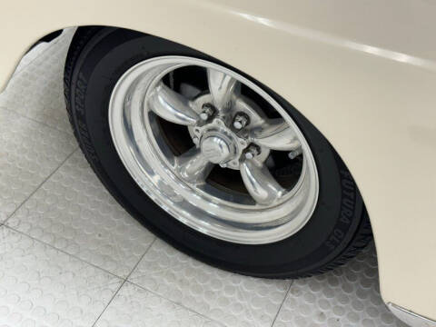 1948 Ford Super Deluxe