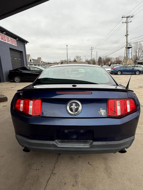 2011 Ford Mustang V6 Premium