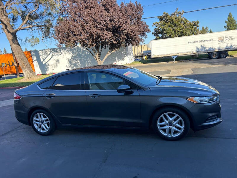 2016 Ford Fusion S photo 11