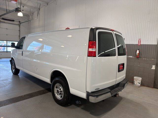 2021 GMC Savana 2500