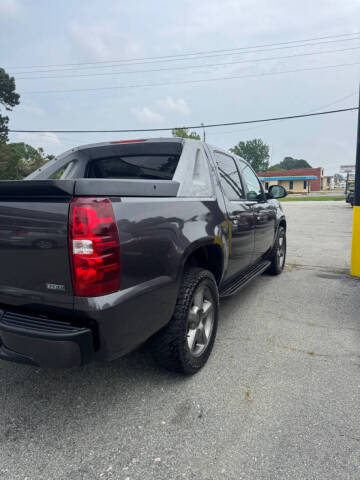 2010 Chevrolet Avalanche LS