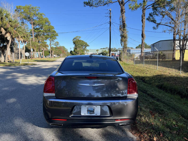 2015 Chrysler 300 Limited