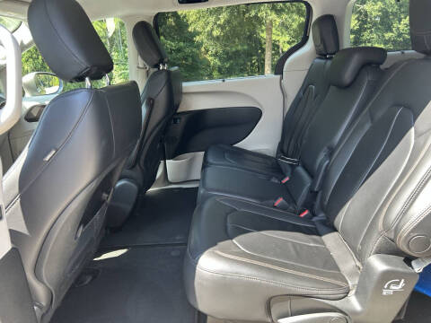 2017 Chrysler Pacifica Touring-L