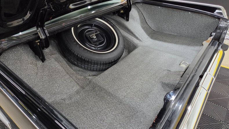 1962 Ford Thunderbird
