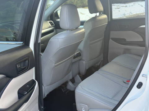 2015 Toyota Highlander LE
