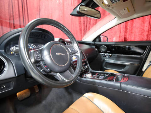 2017 Jaguar XJ R-Sport