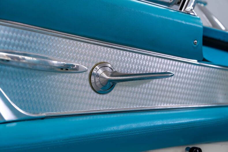 1956 Ford Thunderbird