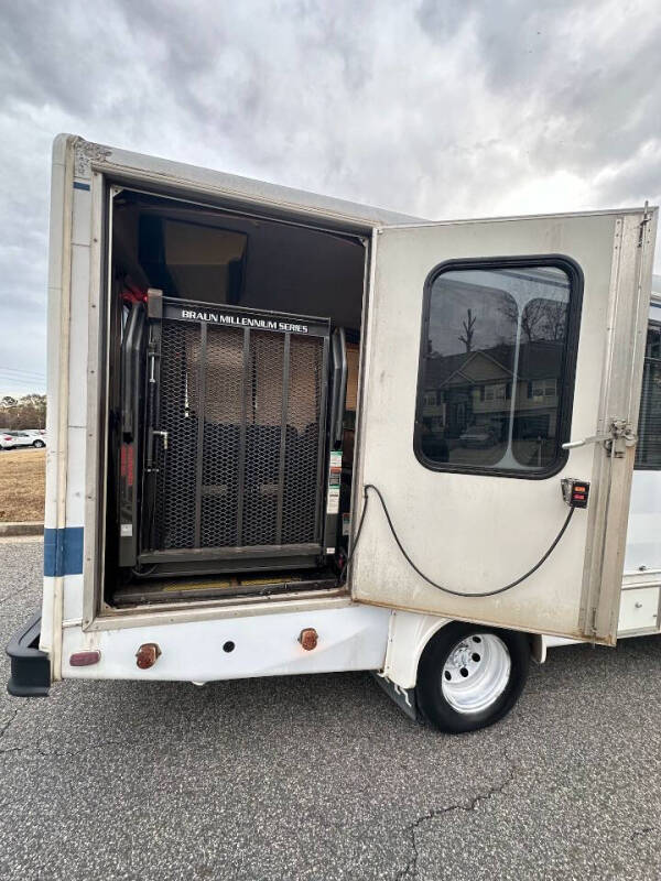 2002 Ford E-Series E-350 SD