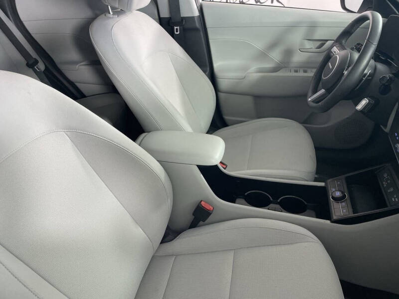 2024 Hyundai Kona Electric SEL