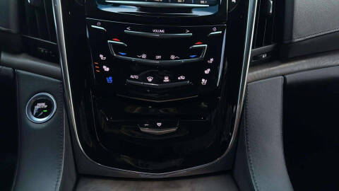 2018 Cadillac Escalade ESV Premium Luxury