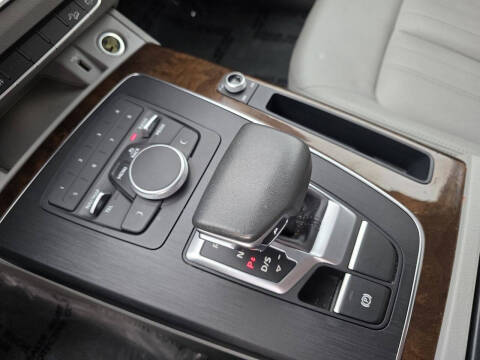 2019 Audi Q5 quattro Premium 45 TFSI