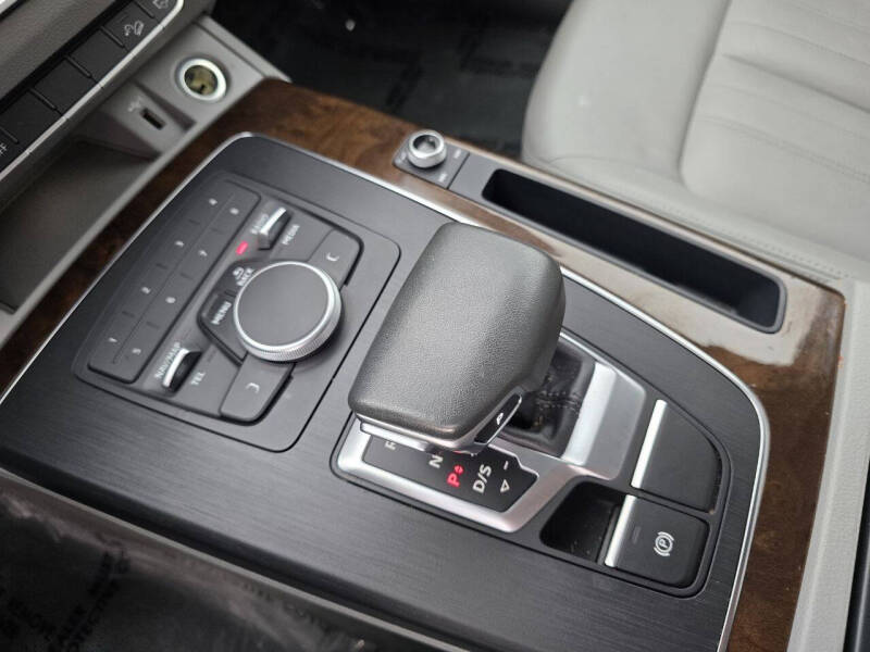 2019 Audi Q5 quattro Premium 45 TFSI