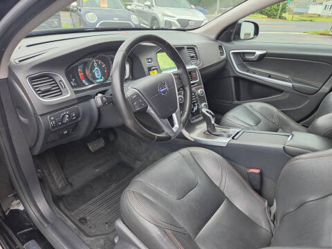 2016 Volvo V60 Cross Country T5