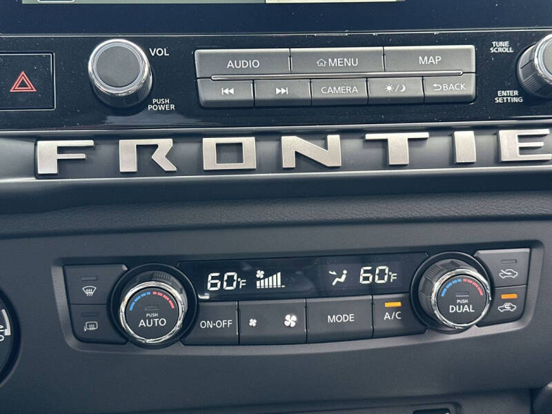 2025 Nissan Frontier SL