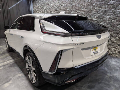 2024 Cadillac LYRIQ Luxury 3