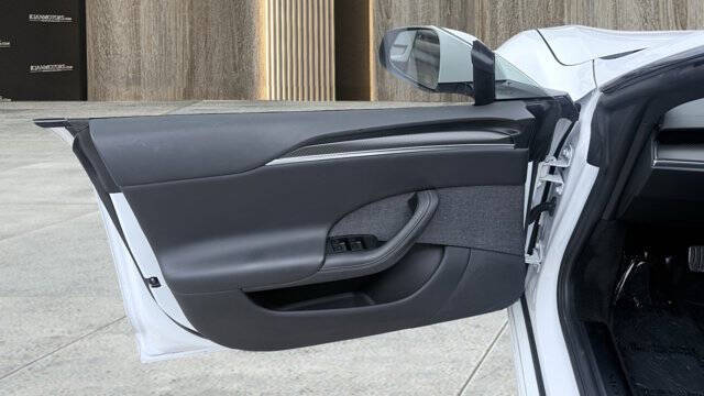 2022 Tesla Model S Plaid