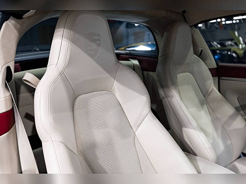 2021 Porsche 911 Targa 4S Heritage Design Edition