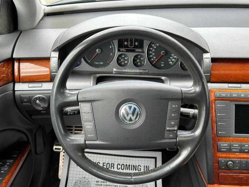 2005 Volkswagen Phaeton V8