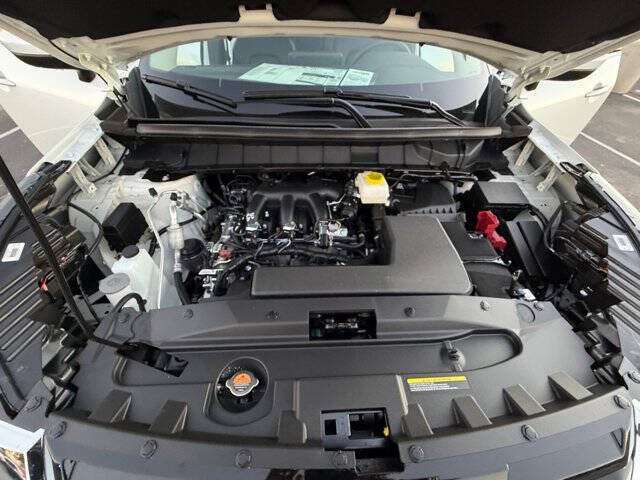 2025 Nissan Pathfinder SL