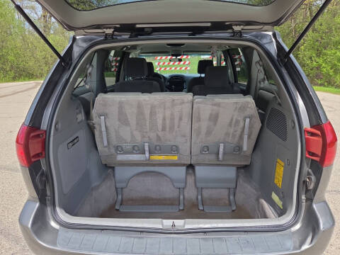 2005 Toyota Sienna LE 7 Passenger