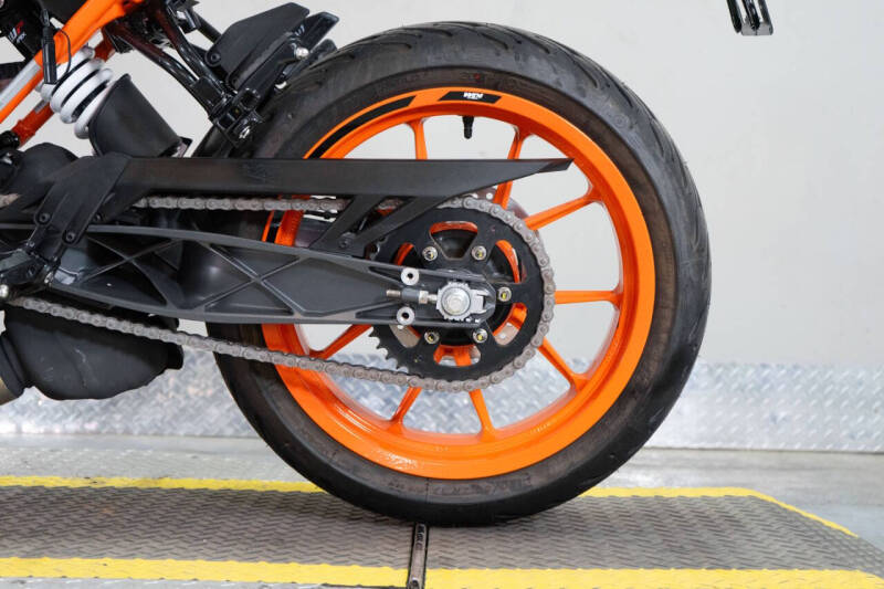 2023 KTM 200 Duke
