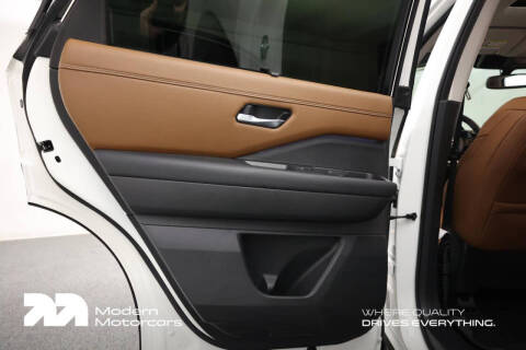 2022 Nissan Pathfinder Platinum