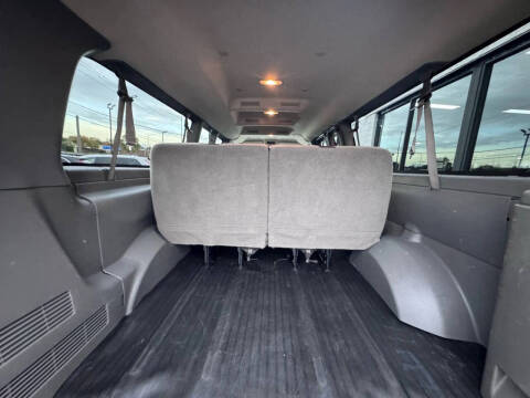 2022 Chevrolet Express LS 3500