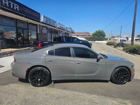2017 Dodge Charger SE
