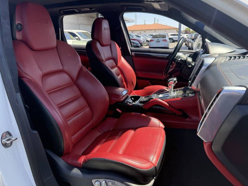 2018 Porsche Cayenne GTS