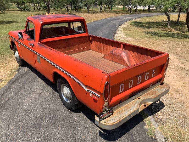 1969 Dodge D200 Pickup