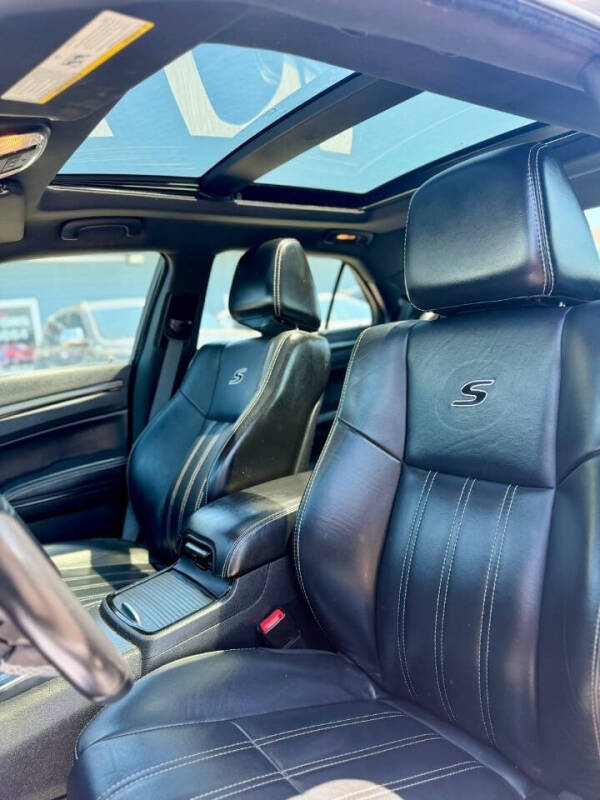 2016 Chrysler 300 S