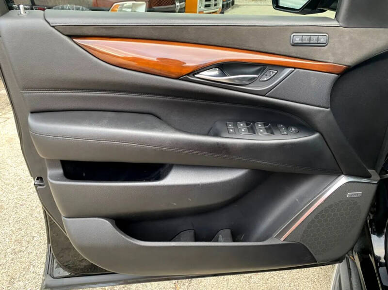 2018 Cadillac Escalade ESV Luxury