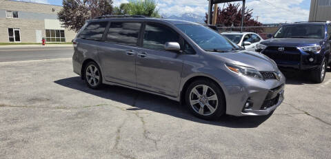 2018 Toyota Sienna SE Premium 8-Passenger