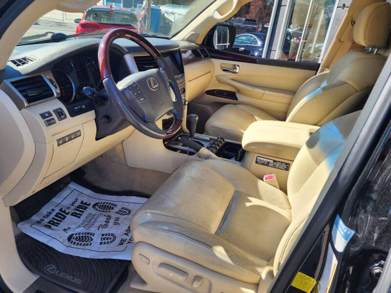 2013 Lexus LX 570