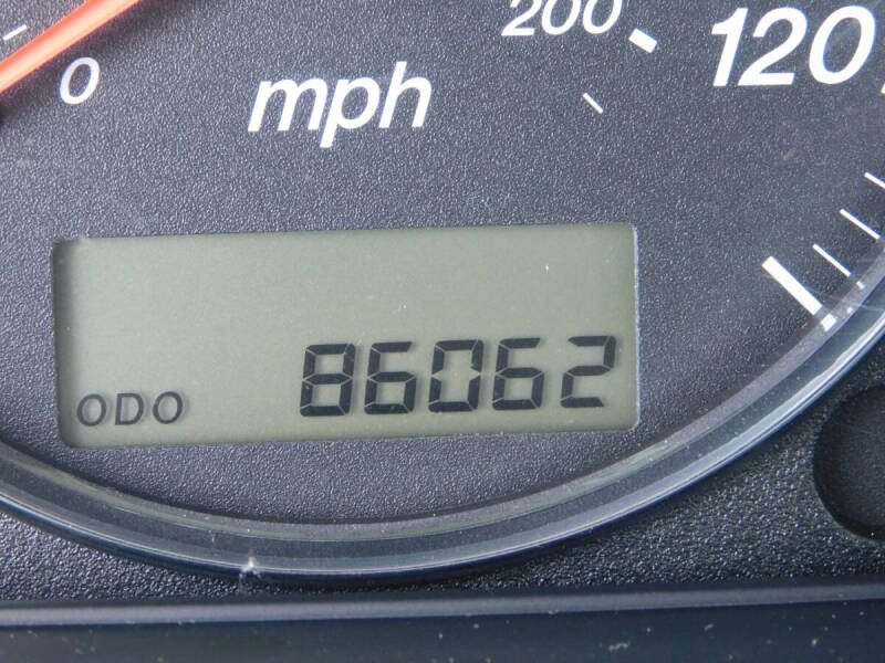 2004 Mazda MPV LX