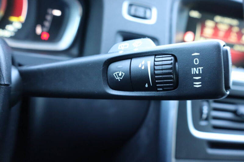 2015 Volvo V60 T5 Platinum